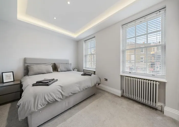 Modern 4 Bedroom Townhouse With Cinema Room In The Heart Of London Se1