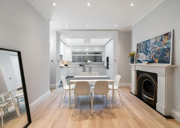 Modern 4 Bedroom Townhouse With Cinema Room In The Heart Of London Se1