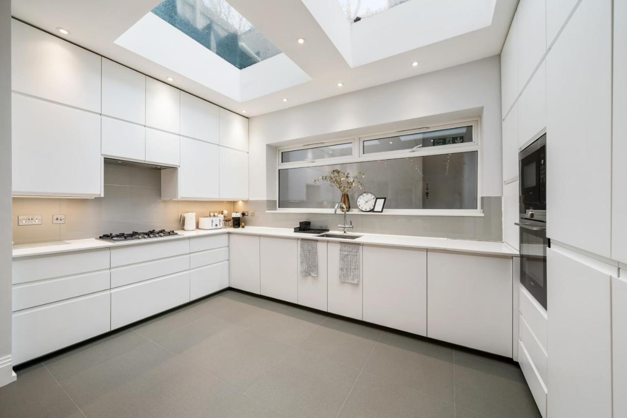 Дом отдыха Modern 4 Bedroom Townhouse With Cinema In The Heart Of Se1 *